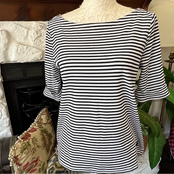 Gloria Vanderbilt Tops - 3/$25 💋 Gloria Vanderbilt Black and White Striped Top Size M